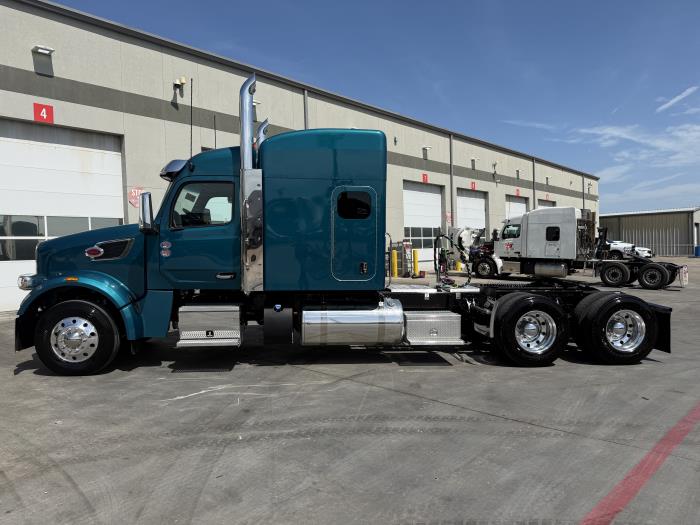 2027 Peterbilt 567-4