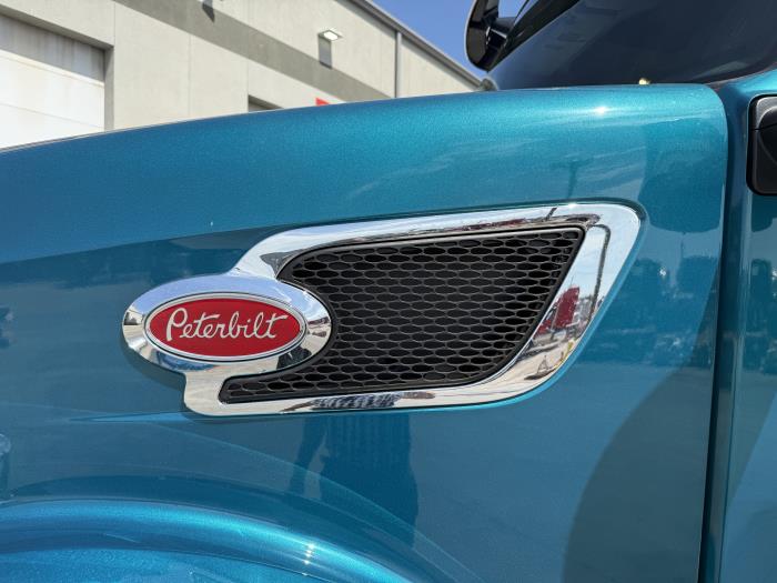 2027 Peterbilt 567-15