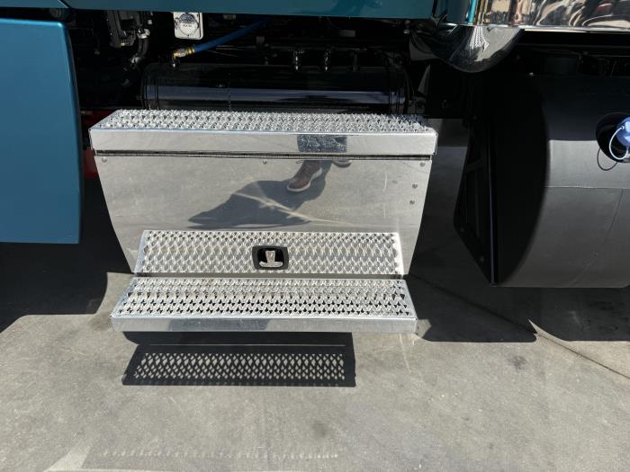 2027 Peterbilt 567-27