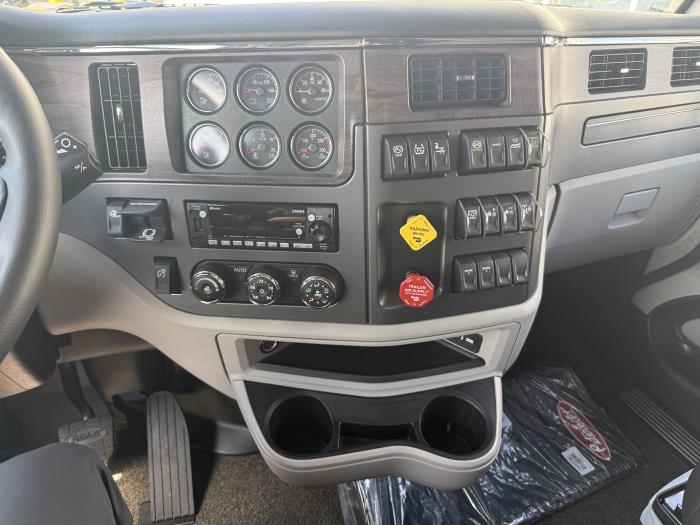 2027 Peterbilt 567-38