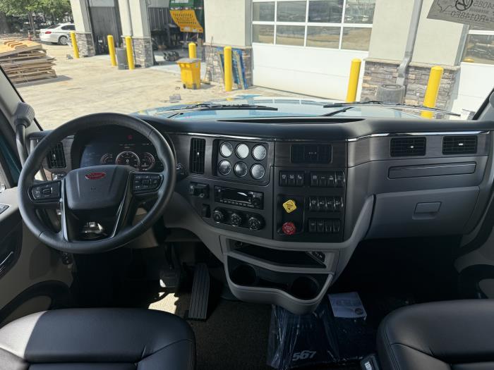 2027 Peterbilt 567-62