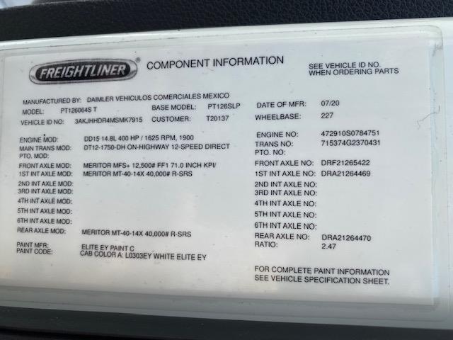 2021 Freightliner Cascadia-30