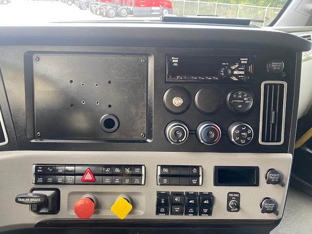 2021 Freightliner Cascadia-20