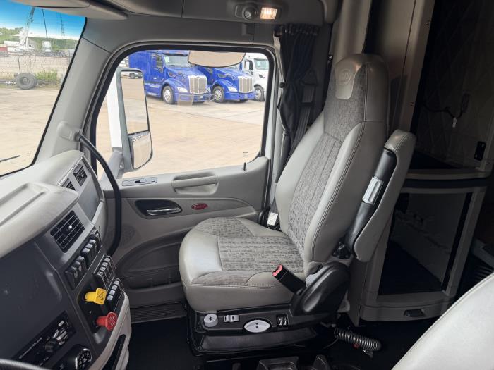 2020 Peterbilt 579-23