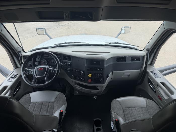2020 Peterbilt 579-32