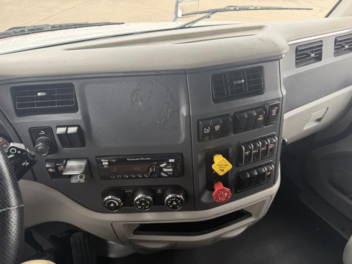 2020 Peterbilt 579-34