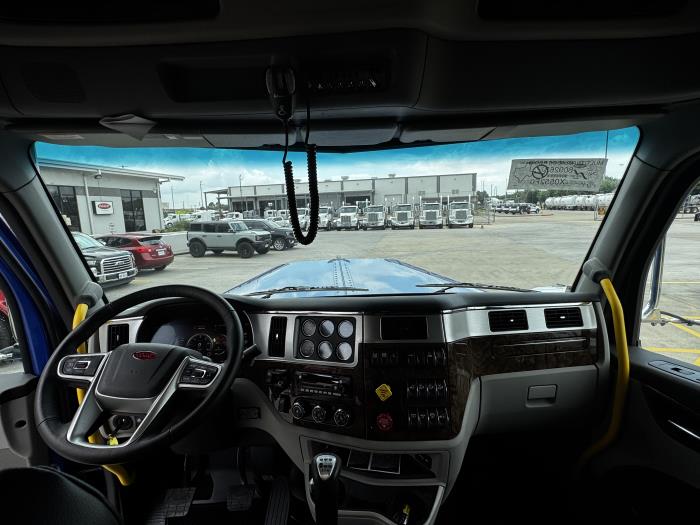 2026 Peterbilt 589-22