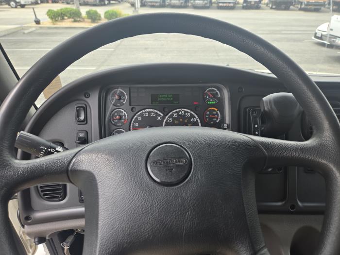 2023 Freightliner Business Class M2 106-8