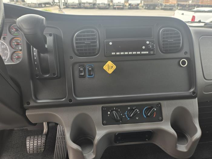 2023 Freightliner Business Class M2 106-9