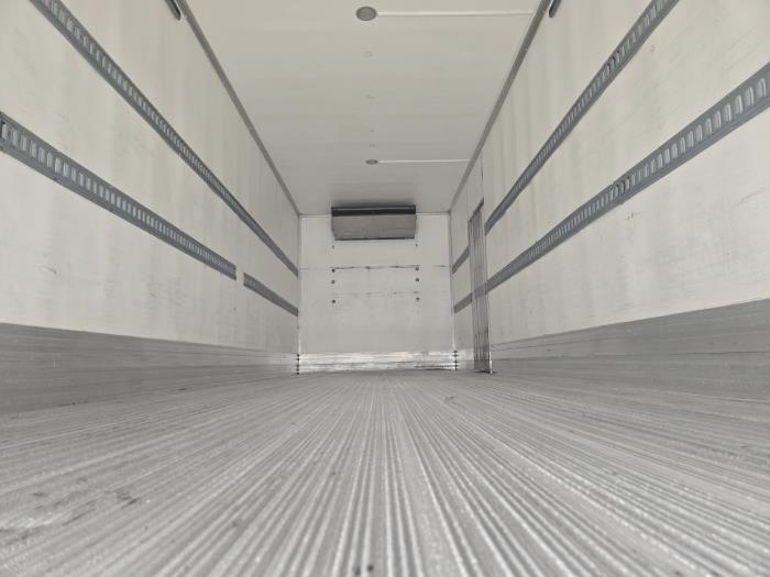 2020 Hino 268A-5