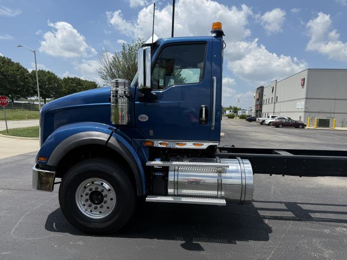 2027 International HX620-7