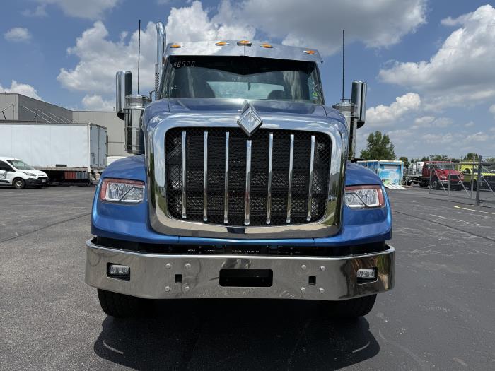 2027 International HX620-8