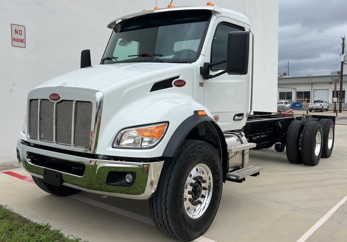 2027 Peterbilt 548-2