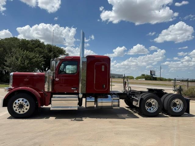 2027 Peterbilt 589-3