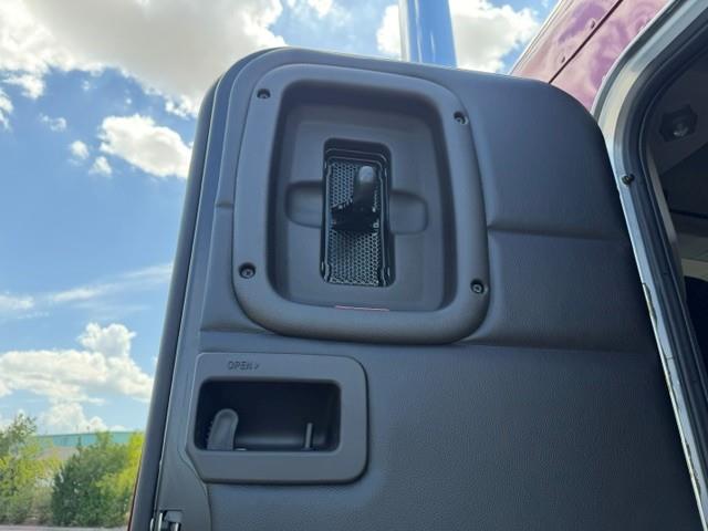 2027 Peterbilt 589-34