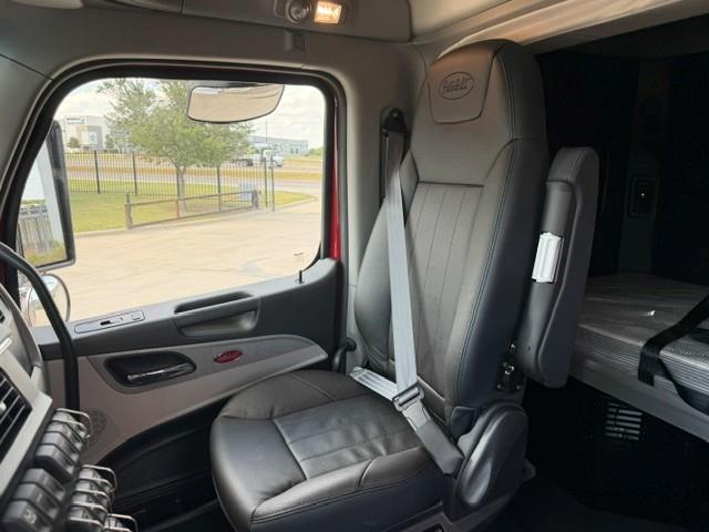 2027 Peterbilt 589-37