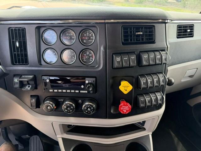 2027 Peterbilt 589-41