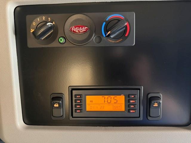 2027 Peterbilt 589-58