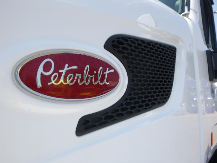 2022 Peterbilt 567-9