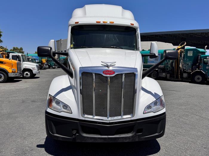 2022 Peterbilt 579-2