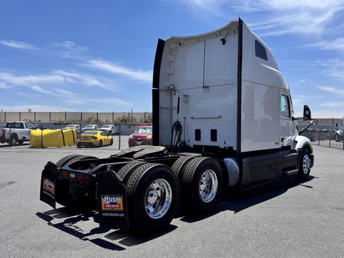 2022 Peterbilt 579-4