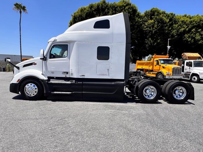 2022 Peterbilt 579-7