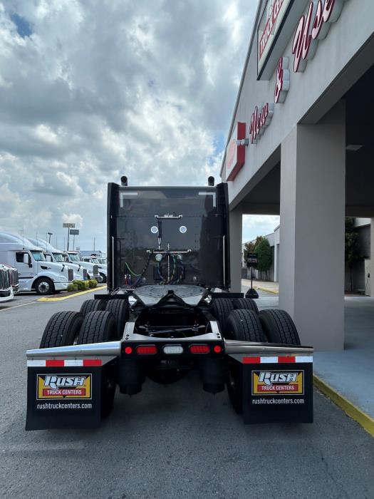 2027 Peterbilt 589-10