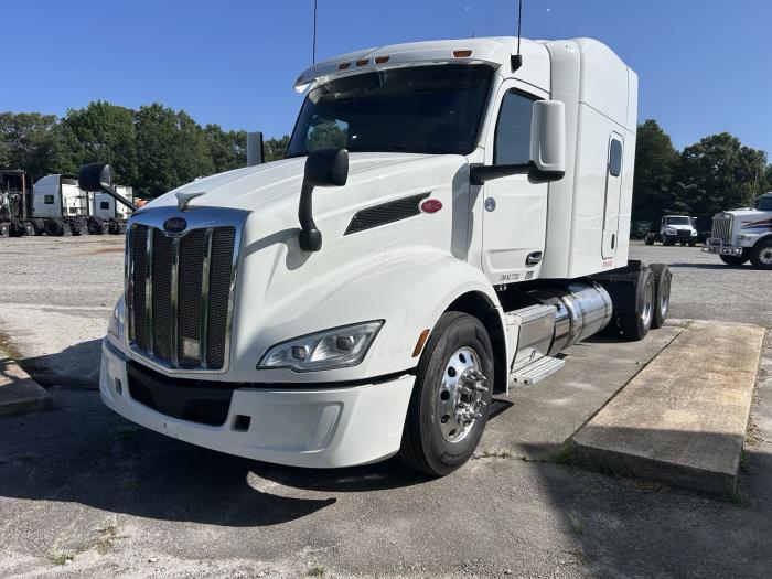 2022 Peterbilt 579-0