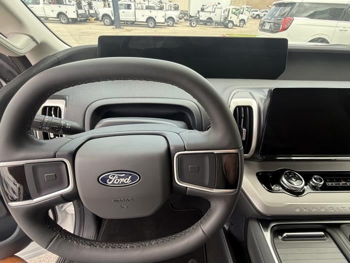 2026 Ford Expedition-9