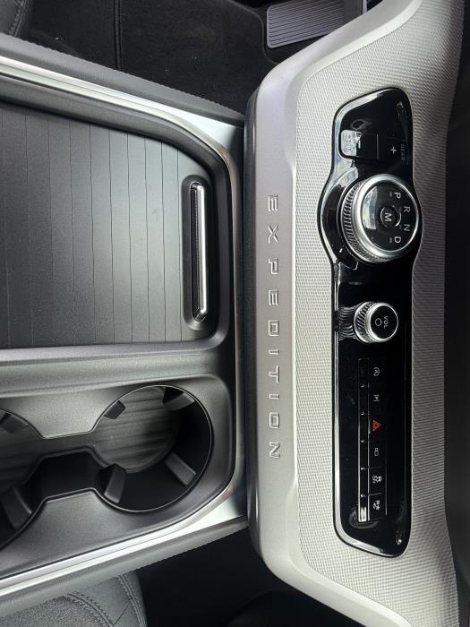 2026 Ford Expedition-10
