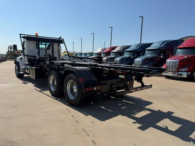 2023 Peterbilt 548-4