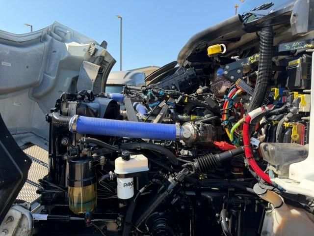 2023 Peterbilt 548-11