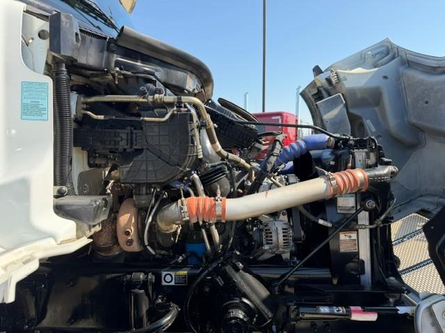 2023 Peterbilt 548-12
