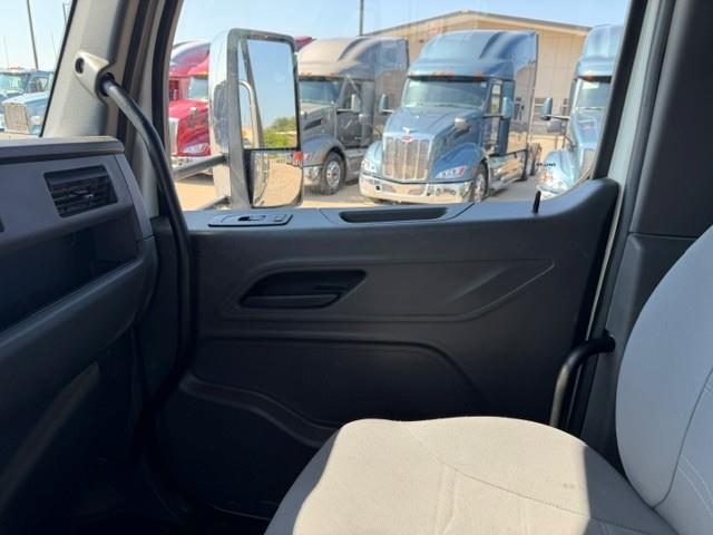 2023 Peterbilt 548-26