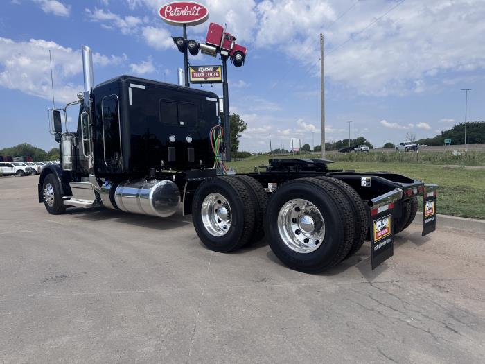 2027 Peterbilt 589-3