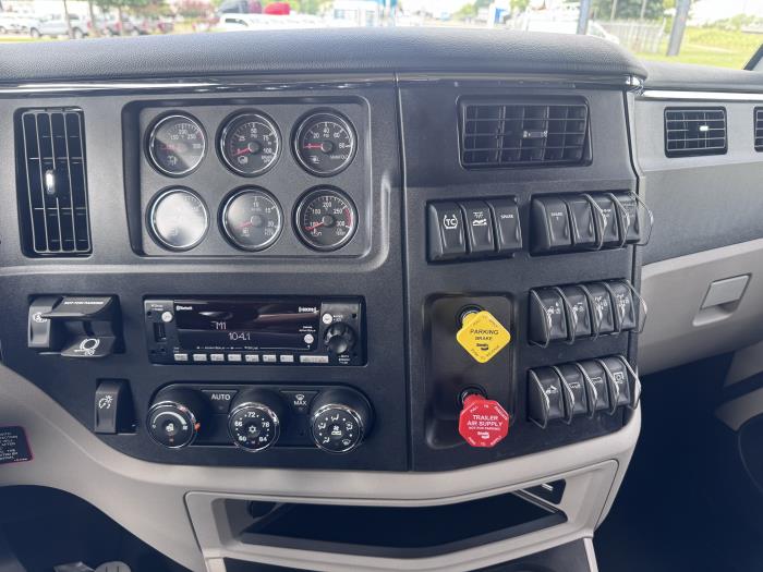 2027 Peterbilt 589-13