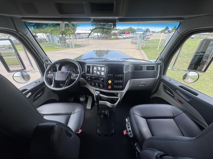 2027 Peterbilt 589-18