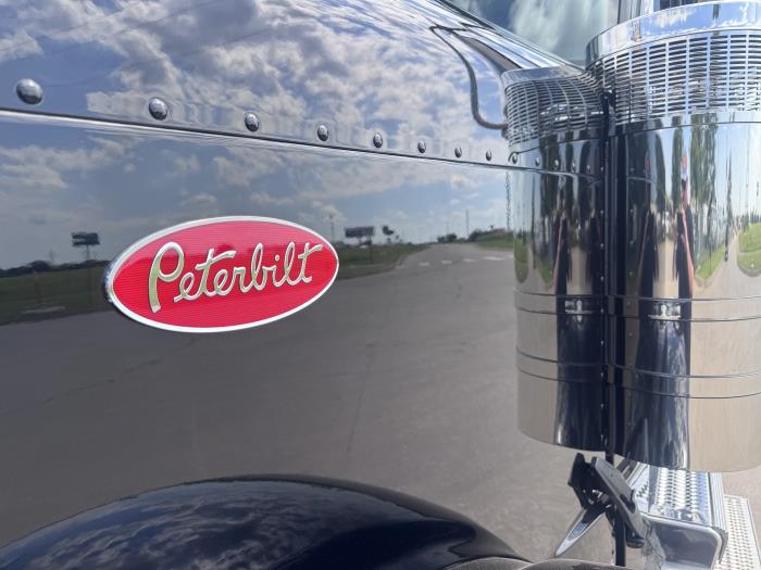 2027 Peterbilt 589-9