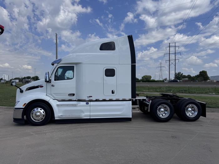 2027 Peterbilt 579-2