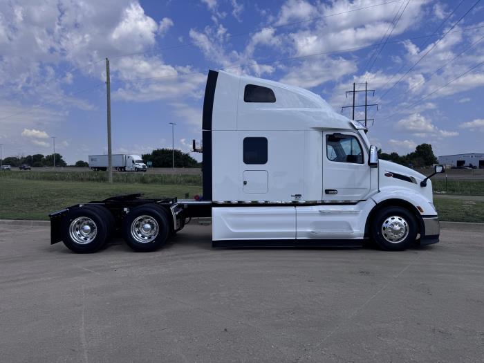 2027 Peterbilt 579-5