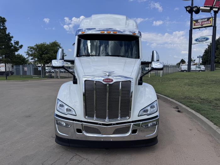 2027 Peterbilt 579-7