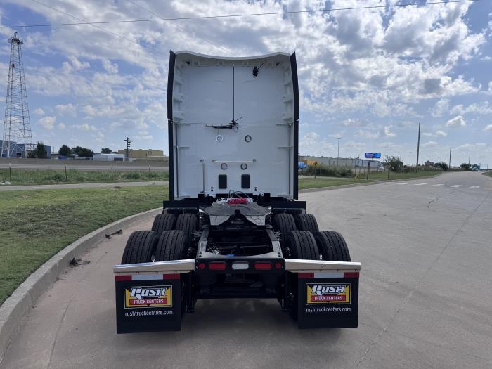 2027 Peterbilt 579-8