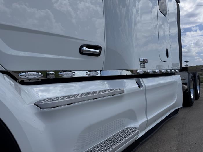 2027 Peterbilt 579-10