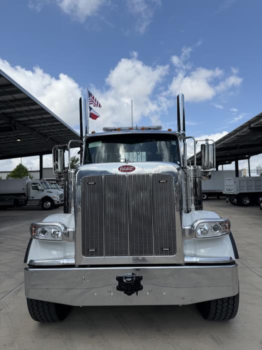 2027 Peterbilt 589-1