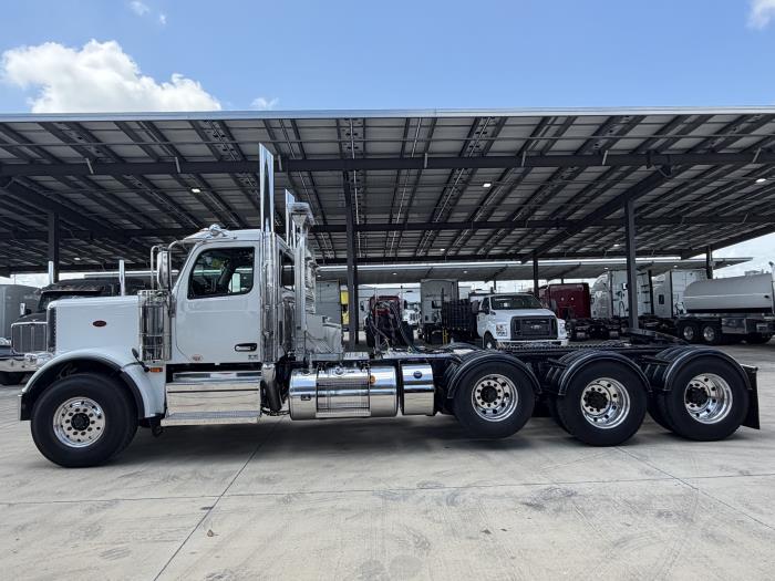 2027 Peterbilt 589-3