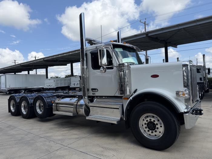 2027 Peterbilt 589-8