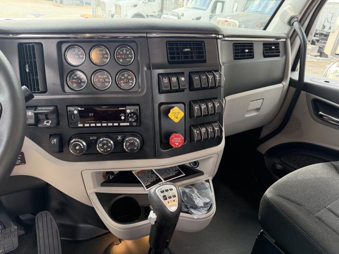 2027 Peterbilt 589-12