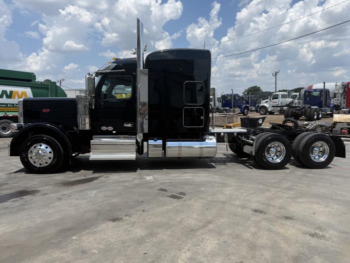 2027 Peterbilt 589-4