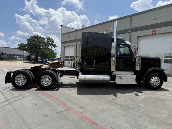 2027 Peterbilt 589-9