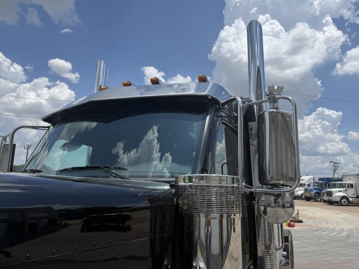 2027 Peterbilt 589-13